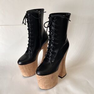 GUCCI Women's Black Leather Platform Ankle Zip Boots Size 7 NIB 747749